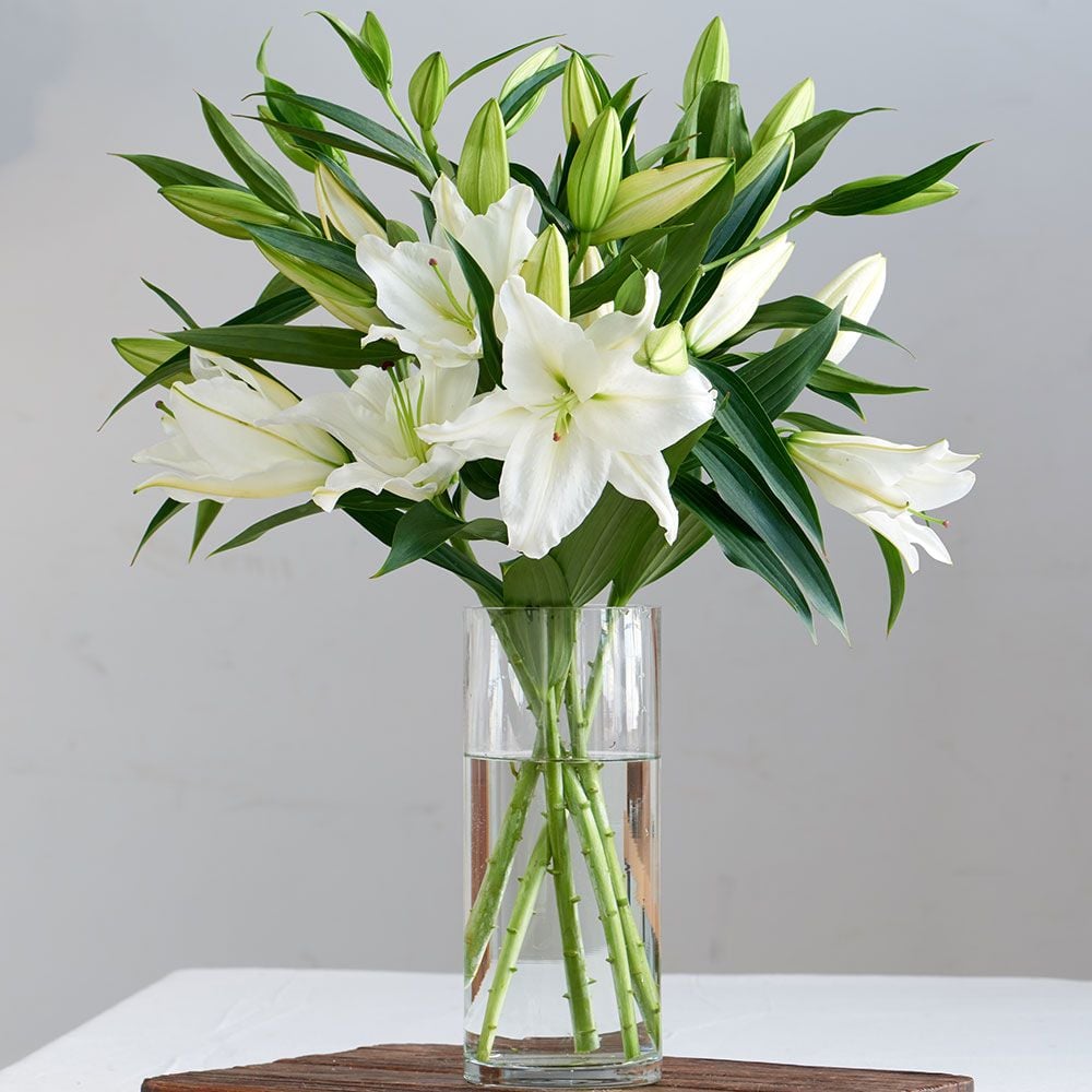 White Lily Bouquet – CHRISTELL'S FLOWERS, Killeen TX