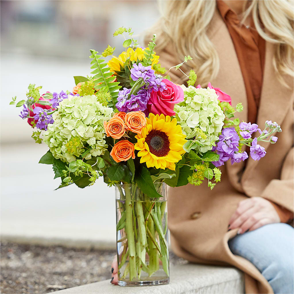 Vibrant Greetings Bouquet – CHRISTELL'S FLOWERS, Killeen TX